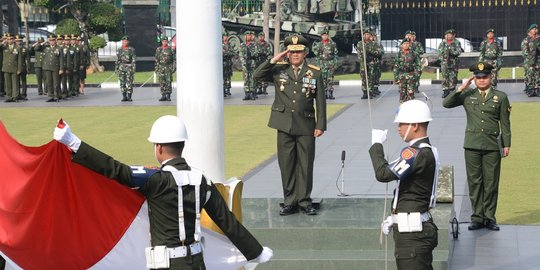 Peringatan Hari Pahlawan di Markas Kostrad dan KRI Banjarmasin 592