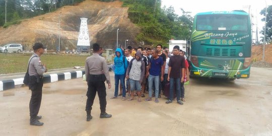 Malaysia deportasi 45 TKI bermasalah lewat Entikong Kalbar