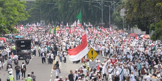 Jokowi minta ulama beri pengertian warga agar tak demo 25 November