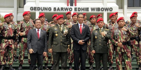 Apa makna kunjungan Jokowi ke Kopassus