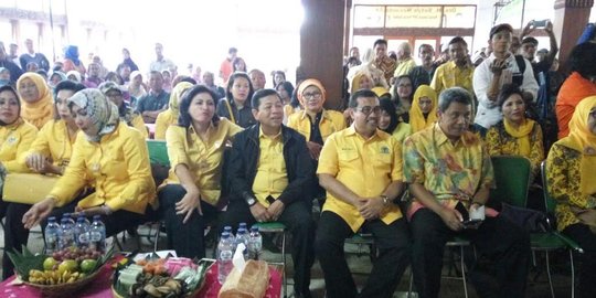 Bagi sembako, Novanto minta Golkar bantu pemerintah atasi kemiskinan