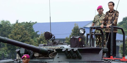 Safari Jokowi ke TNI-Polri dinilai bukan buat unjuk kekuatan