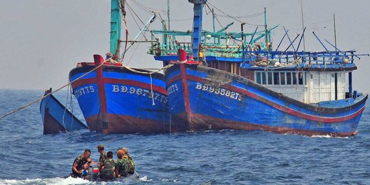 Curi ikan  di Indonesia 8 kapal  dan 53 ABK asal Vietnam 