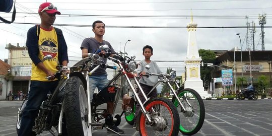 Seliged sepeda  listrik  bak motor gede siap padati jalan 