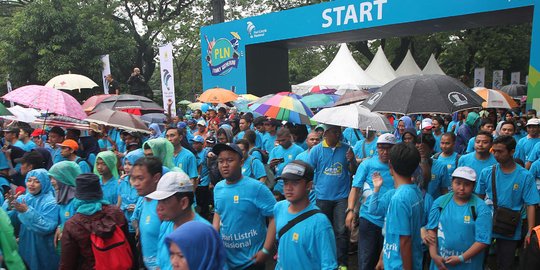 Gerak jalan memperingati Hari Listrik Nasional