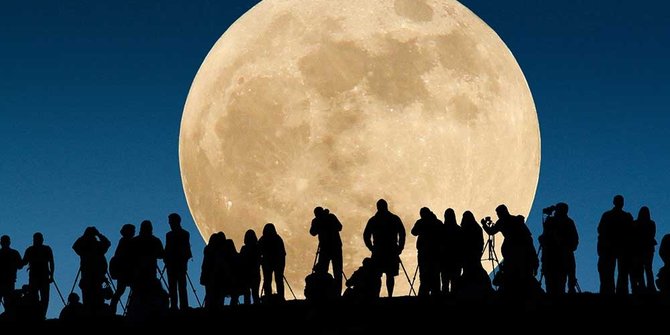 Malam ini! Mari saksikan supermoon terbesar dalam 69 tahun terakhir