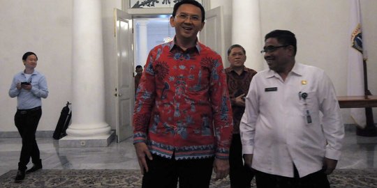 Terima aduan warga ingin bunuh diri, Sumarsono jadi ustaz dadakan