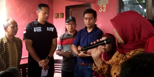 Keliling sambangi warga Ancol, Agus diiringi ibu-ibu grup qasidah