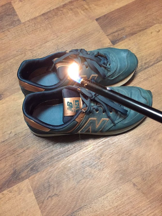 warga as bakar sepatu new balance