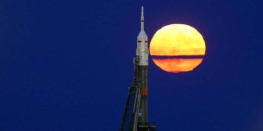 Keindahan supermoon terbesar hiasi langit dunia