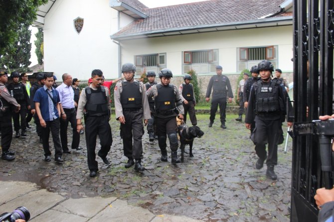 teror bom di gereja batu