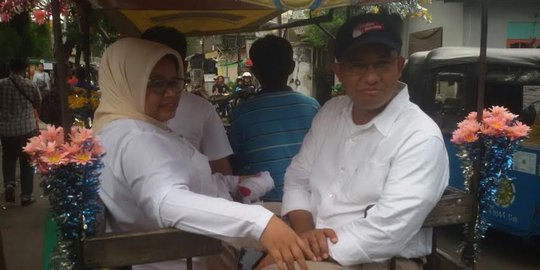 Naik delman bareng istri, Anies mengaku serasa jalan-jalan