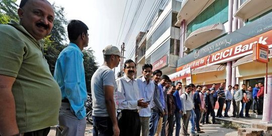 5 fakta parahnya kondisi india usai cabut uang pecahan 500 & 1.000