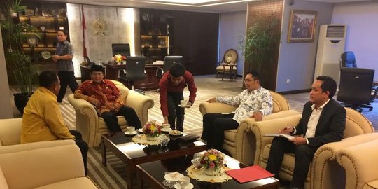 Curhat Ridwan Kamil ke DPR soal Bandung dikepung banjir