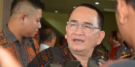 Ruhut: Datangi penolak Ahok-Djarot, jika masih ganggu polisi tangkap