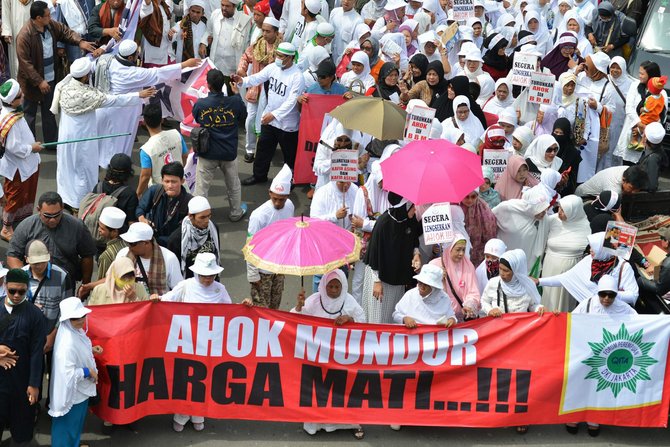 demo fpi vs ahok di hi