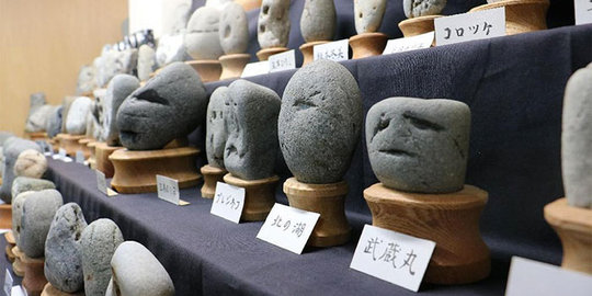 Di Tokyo, Jepang ada museum khusus batu-batu berwajah manusia