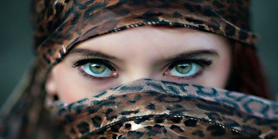 warna lebih banyak dari pria