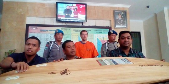 Turis Rusia di Bali bawa kabur papan surfing seharga Rp 10 juta