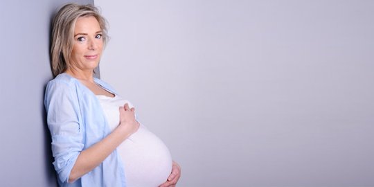 Benarkah hamil  di usia 50 tahun berbahaya merdeka com