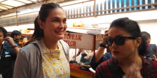Lihat program Ahok, Luna Maya & sejumlah artis datangi Rumah Lembang