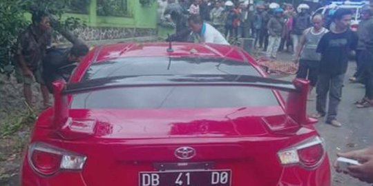  Mobil  sport  milik  Ipda Aldo yang tabrak warga seharga Rp 