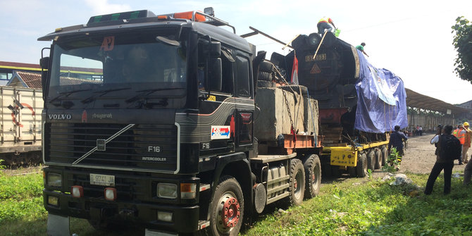 Kisah mistis kereta uap kuno yang diboyong ke Solo | merdeka.com