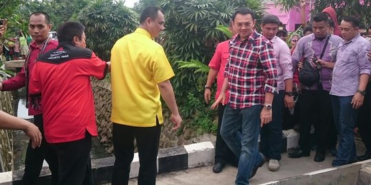 Meski berstatus tersangka, Ahok tetap diburu warga