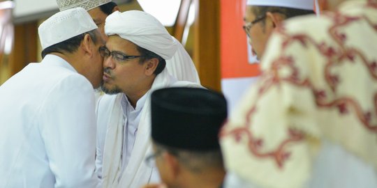 Habib Rizieq sebut kunjungan Jokowi ke ormas Islam hanya kamuflase