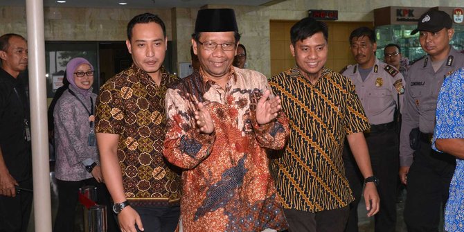 Mahfud MD : " Rizieq dan Dhani juga sama-sama lakukan penghinaan terhadap Presiden, bisa ditersangkakan"