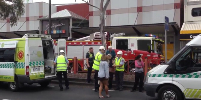 Pria bakar diri di bank Australia, 27 orang terluka