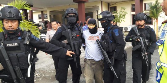 Densus 88 tangkap seorang diduga terkait ledakan bom di Samarinda
