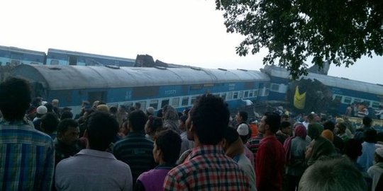 Kereta 14 gerbong anjlok di India, 45 orang tewas