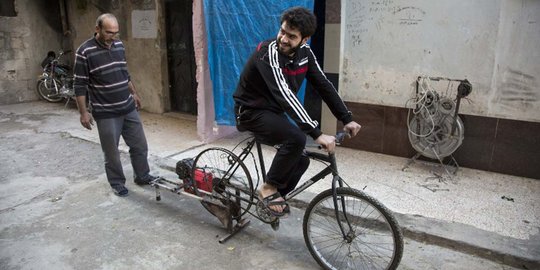 Warga Suriah buat sepeda pembangkit listrik demi bertahan hidup