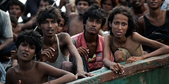 Tanggapan Menlu Retno soal warga Rohingya diburu Myanmar