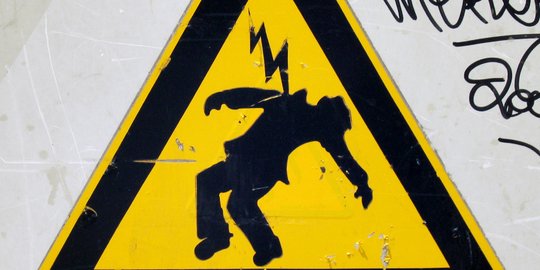 Perbaiki kipas angin di kontrakan pacar, Riski tewas kesetrum