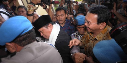 Didampingi belasan kuasa hukum, Ahok tiba di Mabes Polri