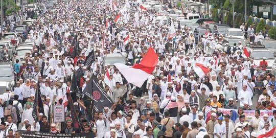 Ada isu makar di demo 25-11 dan 2-12, Anies pesan warga taat aturan