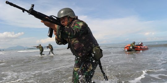 Aksi pasukan Komando TNI latihan anti teror di pantai Aceh