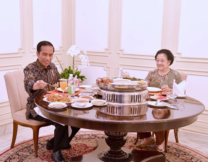 jokowi makan bersama megawati