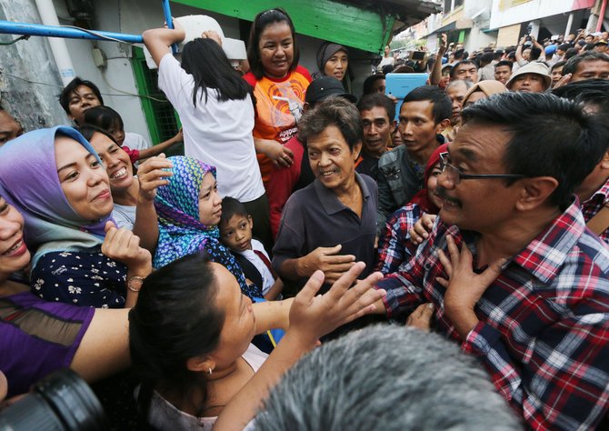 cawagub djarot dihadang warga