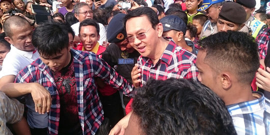 Ahok kesal relawan terlalu ketat menjaga sampai tak bisa sapa warga