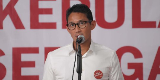 Sandiaga tak merasa dicontek Agus-Sylvi soal stadion baru