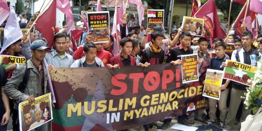 Peduli Rohingya, Kedubes Myanmar didemo