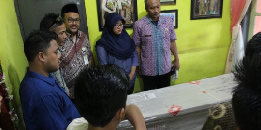 Isak tangis keluarga pecah saat jenazah TKW korban pemerkosaan tiba