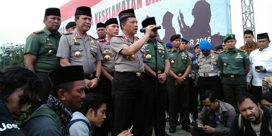 Kapolri imbau tak salat di jalan raya, bisa di Istiqlal atau Monas