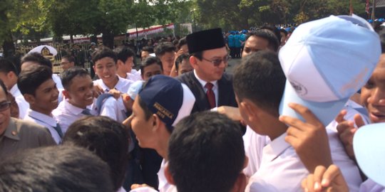 Ahok janji tingkatkan kesejahteraan guru lewat sertifikasi