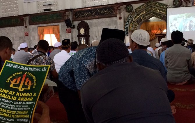 ormas islam berkumpul di masjid agung medana