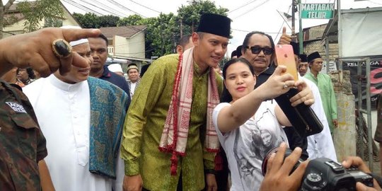 Sandiaga larang mobil mewah di DKI, Agus bilang 'saya pikir sulit'