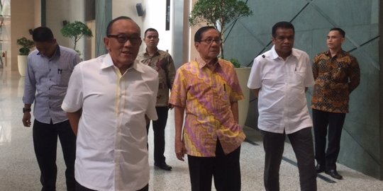 Ical minta Setya Novanto pilih satu, ketua DPR atau ketum Golkar